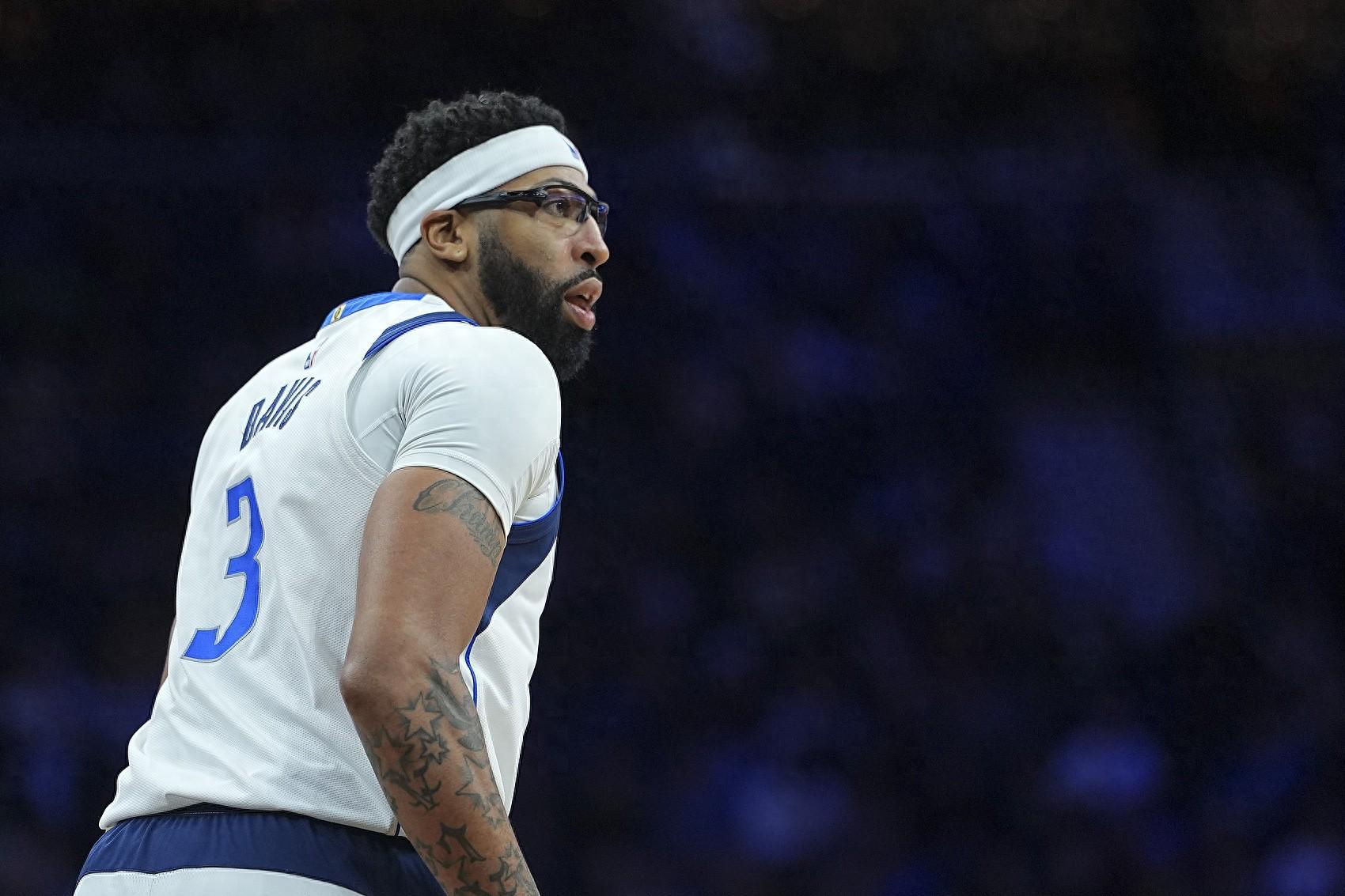 菜鸡互啄！浓眉19分16板2助2帽仍该批 难怪老鹰拒绝用状元交易你